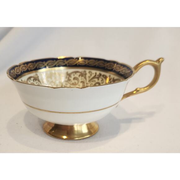 Paragon Bone China Teacup Cobalt Blue & Heavy Gold Filigree Floral Ctr 37–52 - Picture 4 of 5